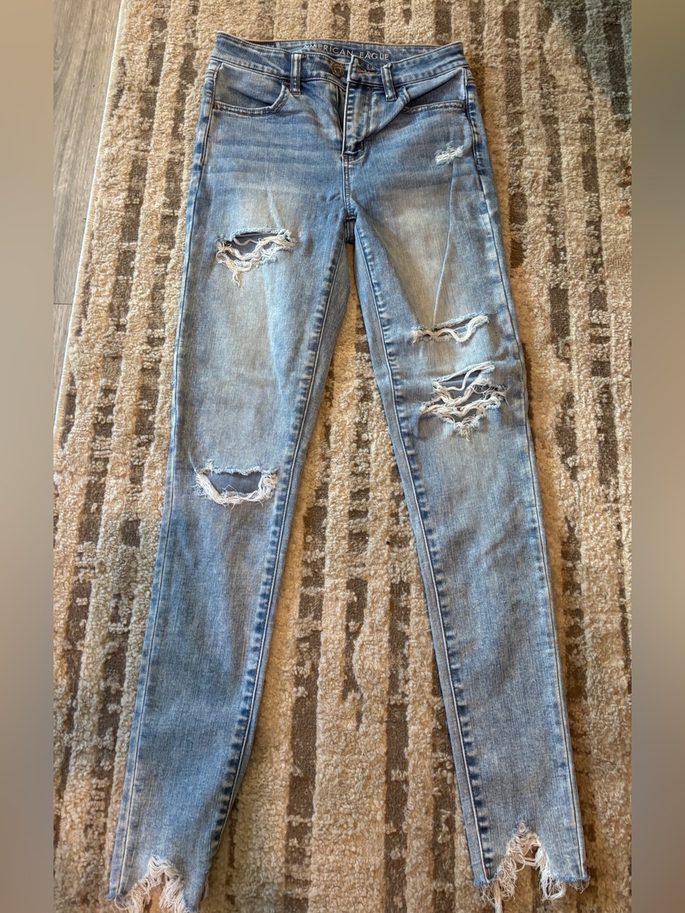 American Eagle Outfitters Light Blue Distressed Skinny Jeans